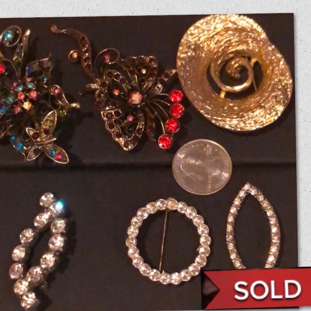 Bundle of 6 brooches. - Picture 1 of 8